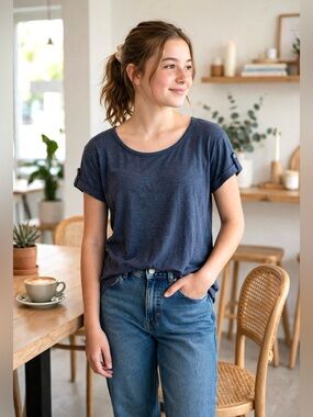 GAP Women's Heathered Navy Scoop Neck Tee - Size S